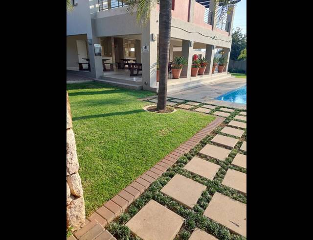 2 BEDROOM APARTMENT FOR SALE IN SUNNINGHILL